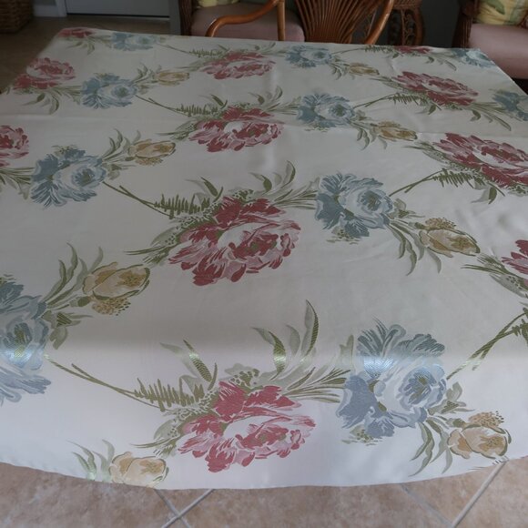 Satin Like Polyester Round Floral Tablecloth - Picture 2 of 8